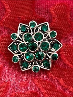 Magnolia and Vine 18mm Silver-Tone Emerald Green Snap